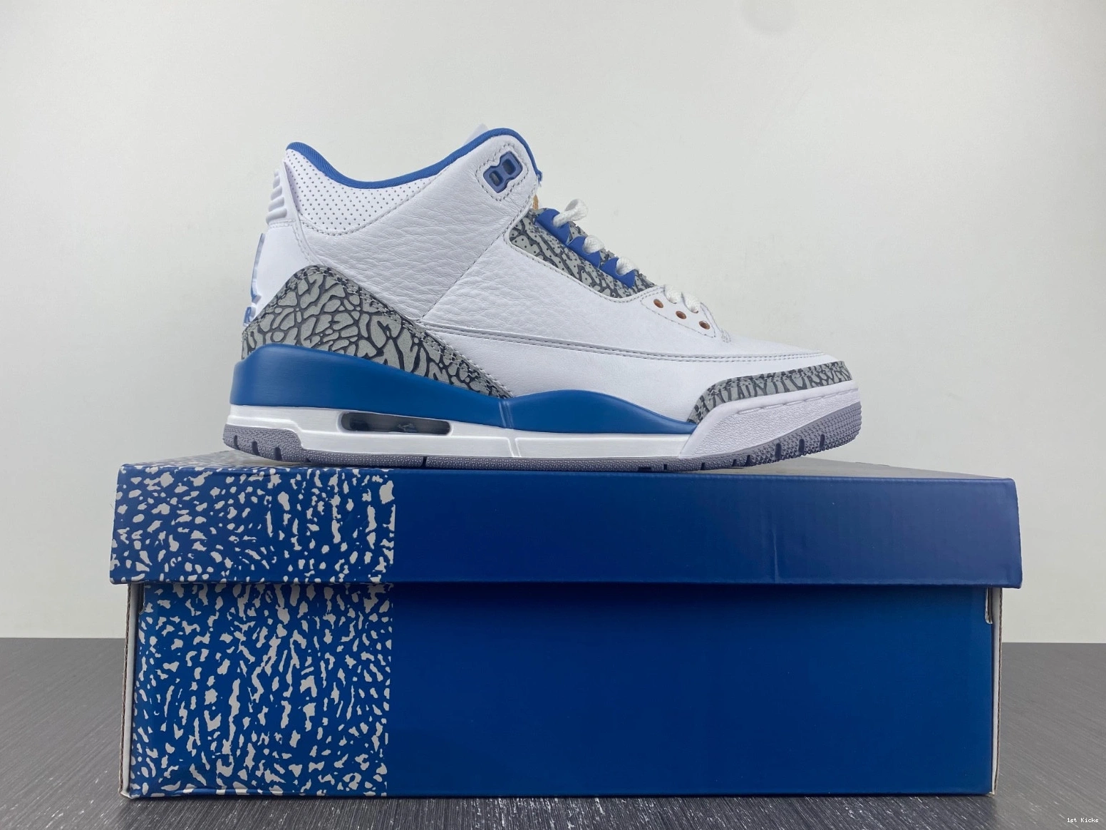 'Wizards' 3 Jordan Air - CT8532-148 0227